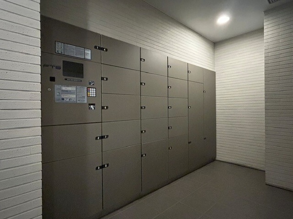 宅配などの荷物を２４時間いつでも受け取れる宅配ボックスを設置。