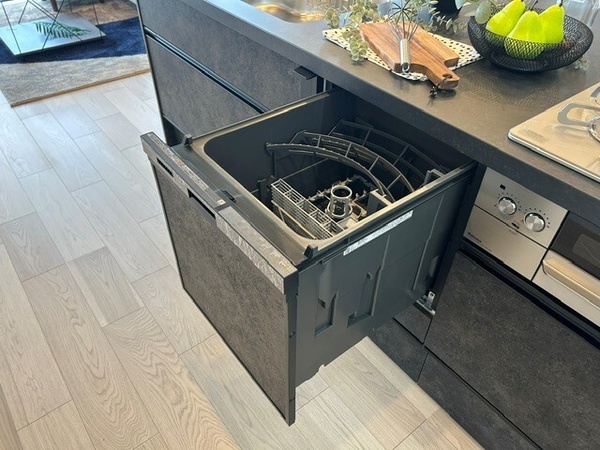 家事の時間を短縮してくれるビルトイン型食器洗浄乾燥機。
