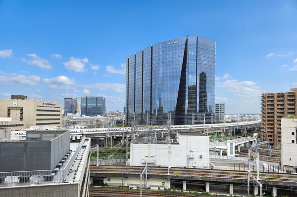 大井町方面の眺望。前面に建物が被っていないため開放感があります。