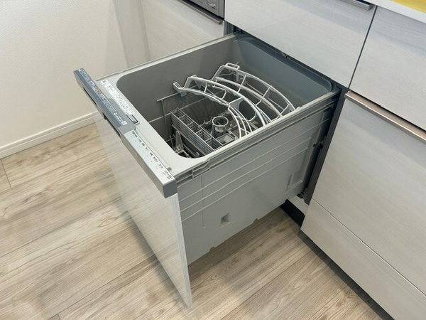 家事の時間を短縮してくれるビルトイン型食器洗浄乾燥機。