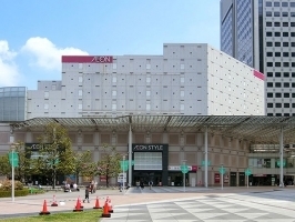 物件から「イオンスタイル品川シーサイド」まで約１６０ｍ、徒歩２分の距離です。