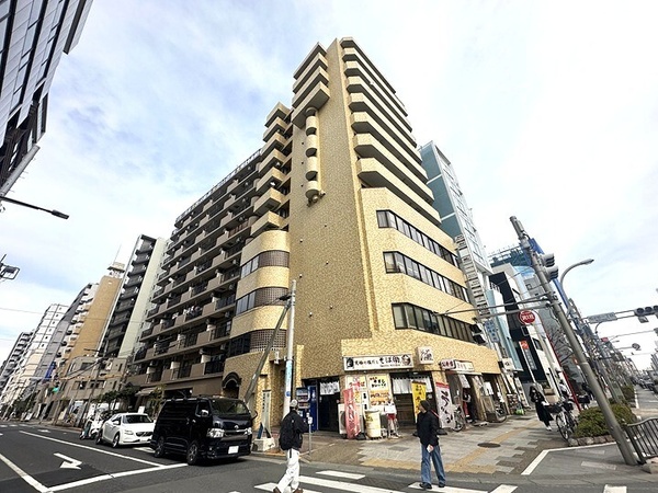 ビッグターミナル「上野」駅も徒歩圏内／複数路線利用可能な立地にあるマンションです