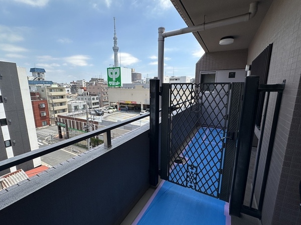 玄関ポーチ