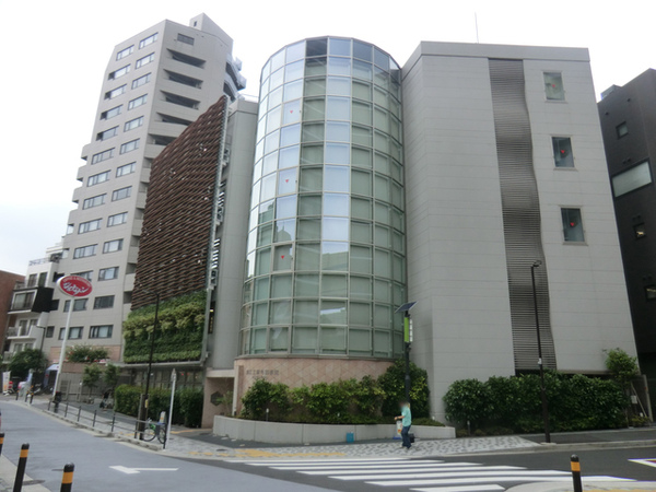 「港区立麻布図書館」、約１１００ｍ、徒歩１４分