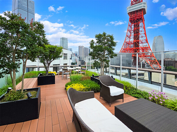 屋上に設置された「ビューテラス」では東京タワーを間近に、都心を手にするような眺めを堪能できます。