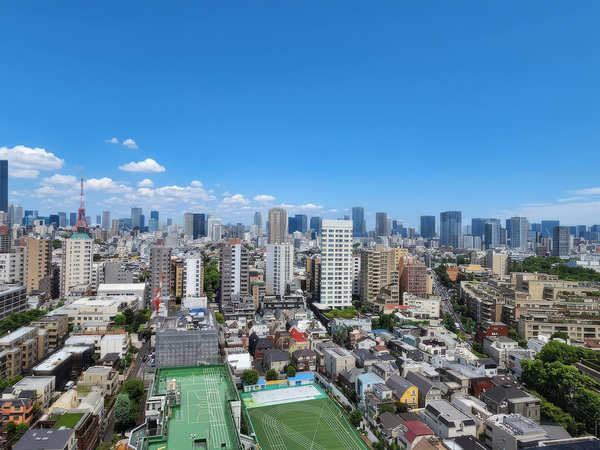晴天時にはバルコニーはもちろんリビングからも「東京タワー」方面を望めます。