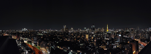 スカイテラスからの夜景です。都心のイルミネーション望む贅沢、白金ザ・スカイに暮らす魅力のひとつです。