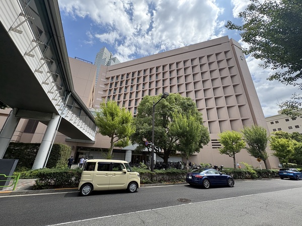 「聖路加国際病院（総合病院）」、約７００ｍ、徒歩９分