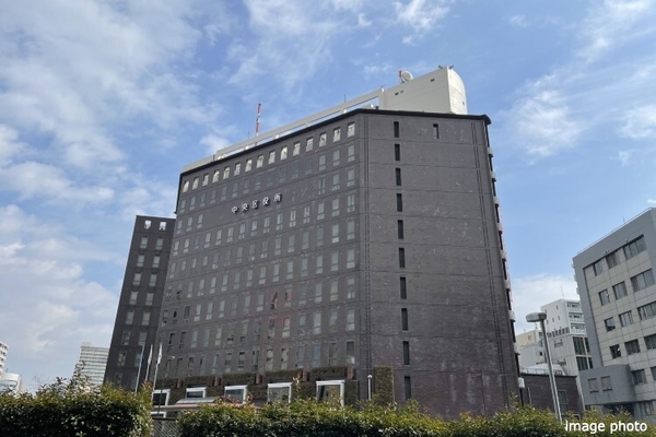 「中央区役所」、約９８０ｍ、徒歩１３分