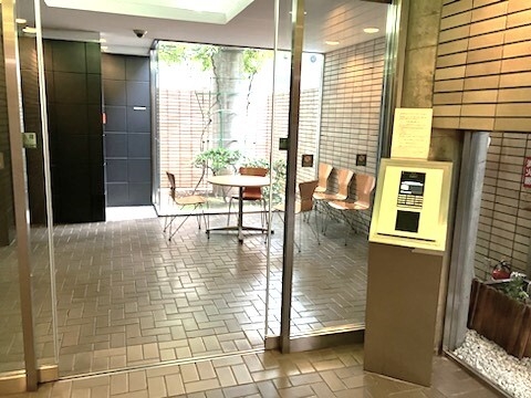 エントランスにはオートロックを完備しており安心のセキュリティ。管理体制も良好です。