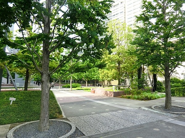 「杜の公園」、約１００ｍ、徒歩２分