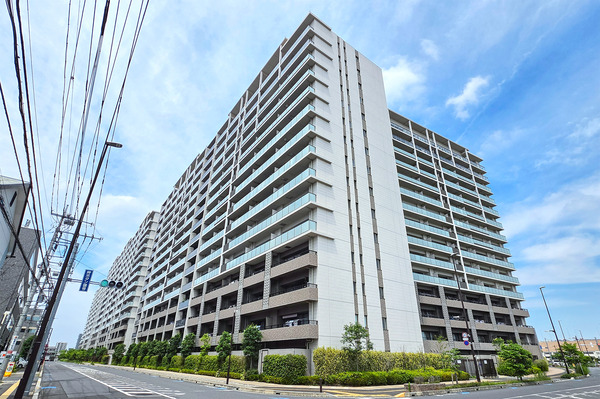 【外観】京浜東北線「さいたま新都心」駅徒歩８分。東京・新宿へアクセス良好