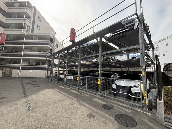 【駐車場】