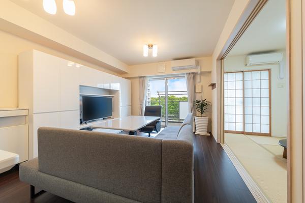 柱が室内に出ない構造のため、部屋の隅まで家具を設置いただくことが可能です。