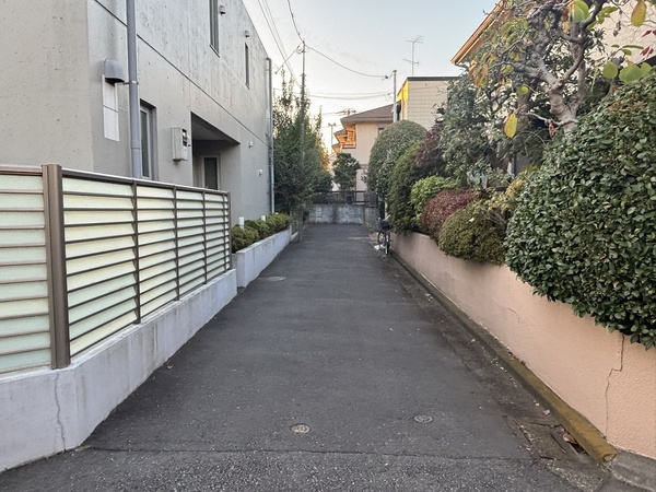 【現地周辺】隣接通路