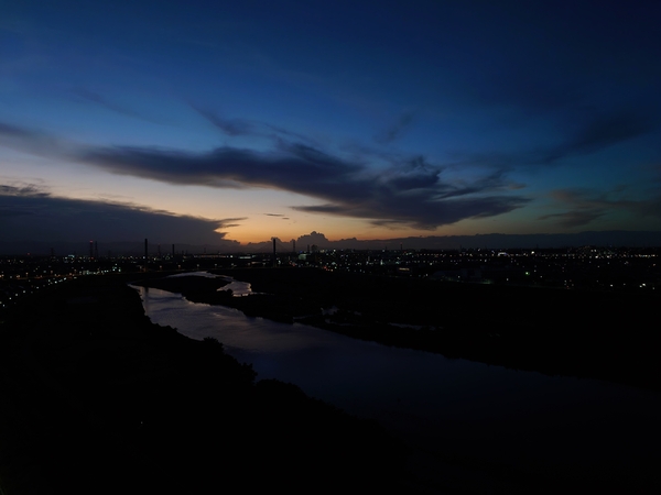【バルコニーからの眺望】 西方面夕焼け