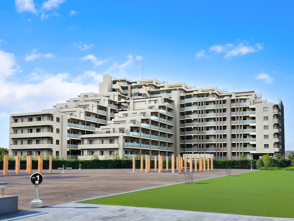 【建物外観】２０１３年１月築、総戸数２０１戸の大規模マンション